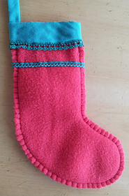 Hand crafts using blanket stitch